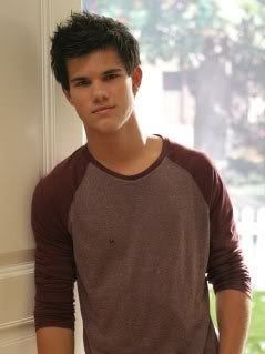 Taylor Lautner Pictures, Images and Photos