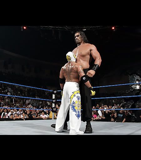 Arriba 20+ Foto rey mysterio vs the great khali Cena hermosa