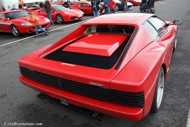 S0-Photos-du-jour-Ferrari-testarossa-137102.jpg